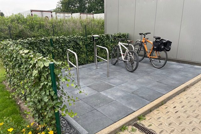 Fahrrad-Ladestation für E-Bikes auf dem Firmengelände