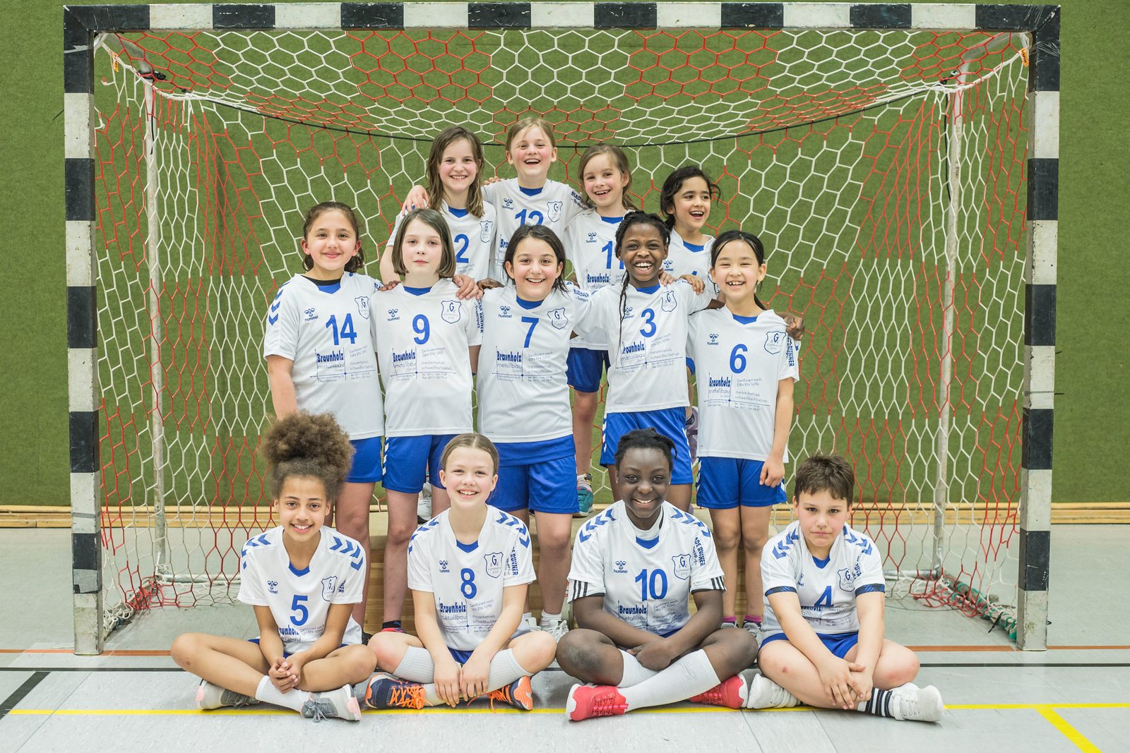 Handball-Minis des SC Germania List in ihren Trikots